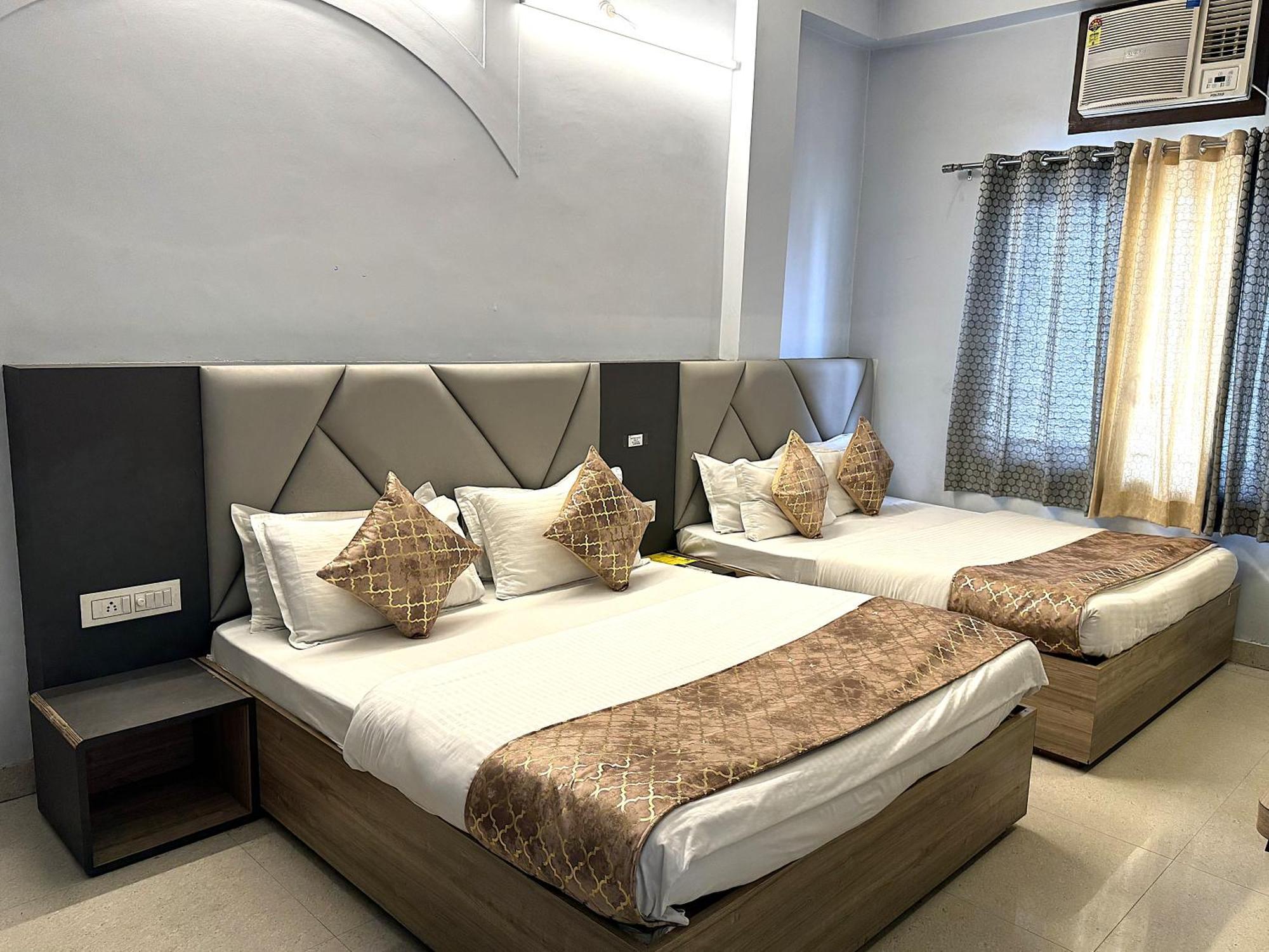 Palace 3*
